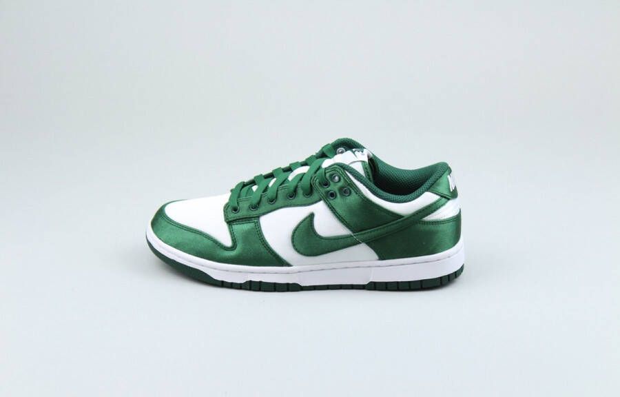 Nike Dunk Low ESS Dames Sneakers Groen Wit