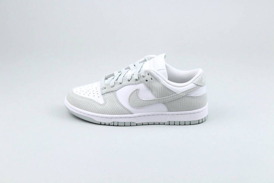 Nike WMNS Dunk Low Grey Corduroy FN7658