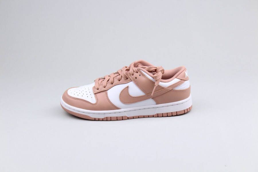 Nike Dunk Low Basketball Schoenen white rose whisper maat: 41 beschikbare maaten:41