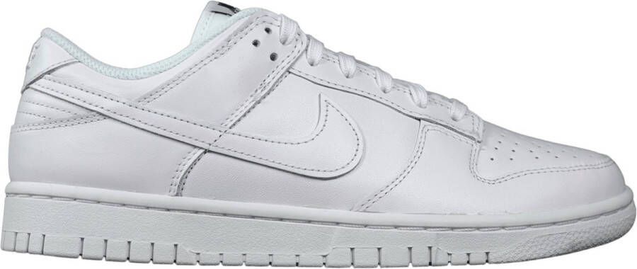 Nike Dunk Low Triple White (2021) (Women's) DD1503-109 Wit Schoenen