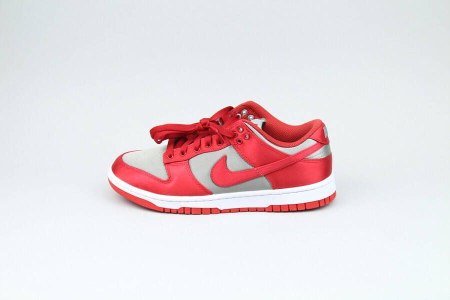 Nike Sportswear Sneakers laag 'DUNK LOW ESS SNKR'