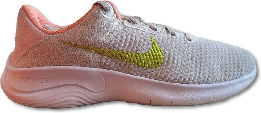 Nike Flex Experience Run 11 Next Nature Hardloopschoenen voor dames(straat) Light Bone Atmosphere Crimson Bliss Atomic Green Dames