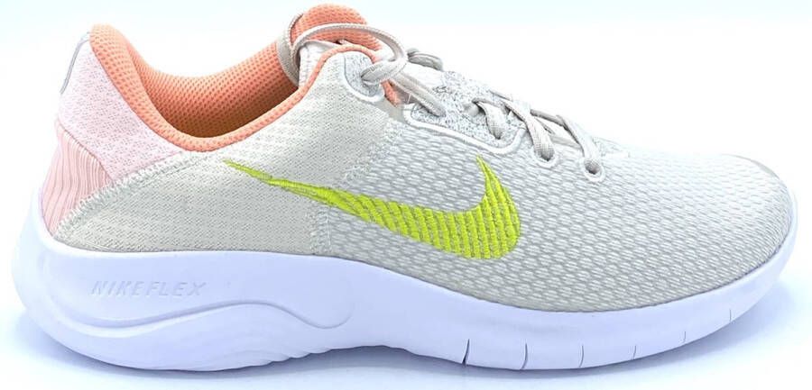 Nike Flex Experience Run 11 Next Nature Hardloopschoenen voor dames(straat) Light Bone Atmosphere Crimson Bliss Atomic Green Dames