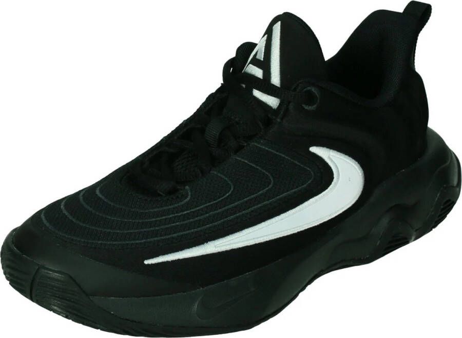 Nike giannis immortality 4 in de kleur zwart