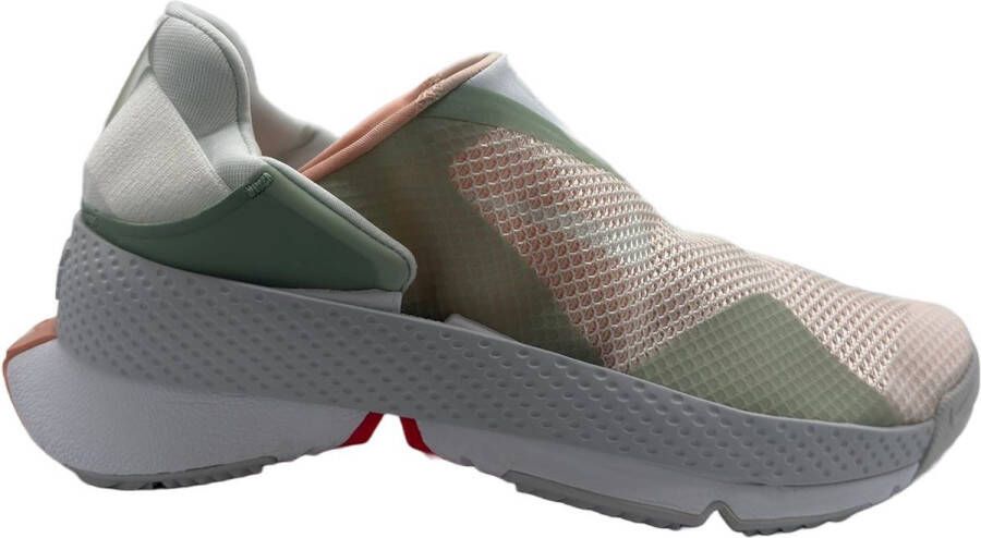 Nike Go FlyEase Eenvoudig aan en uit te trekken schoenen Wit