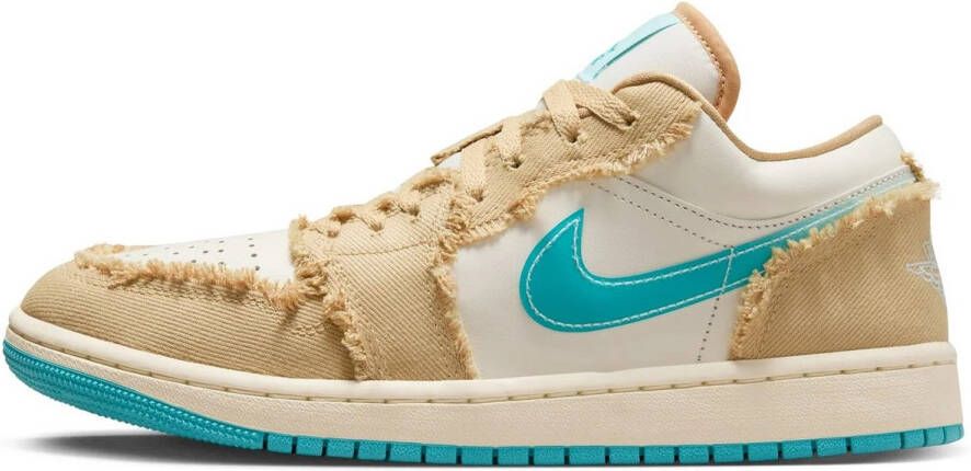 Jordan Air 1 Low SE Air 1 in beige formaten: 38.5