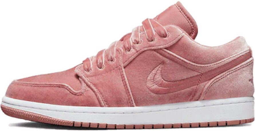 Nike Jordan 1 Low SE 'Pink Velvet' (W)