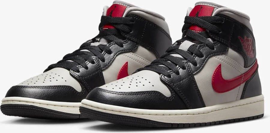 Jordan Wmns Air 1 Mid Basketball Schoenen black gym red college grey sail maat: 40 beschikbare maaten:36.5 37.5 38.5 39 40.5 41 42