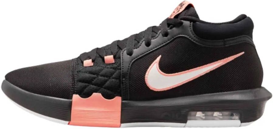Nike lebron witness viii in de kleur zwart
