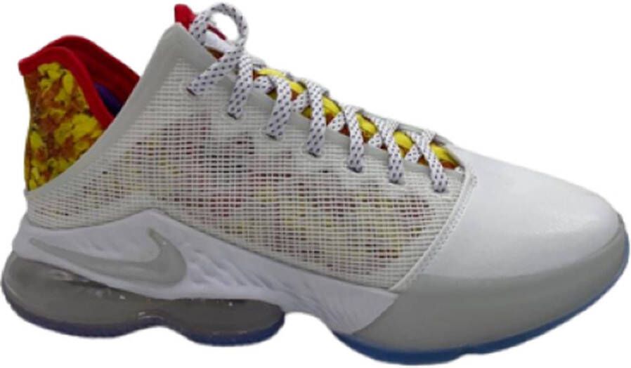 Nike Lebron XIX LOW Basketbalschoenen Mannen Wit Rood