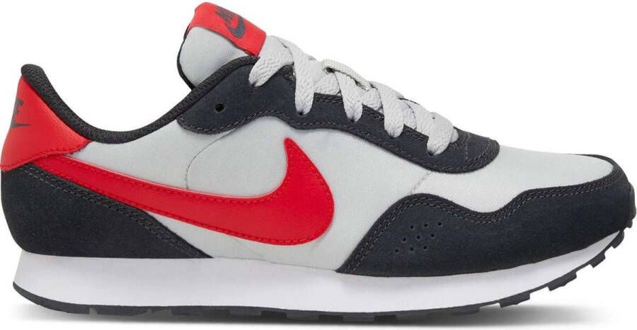 Nike MD Valiant Junior Sneakers