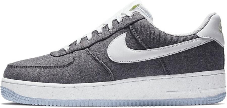 Nike Air Force 1 '07 LV8 Canvas