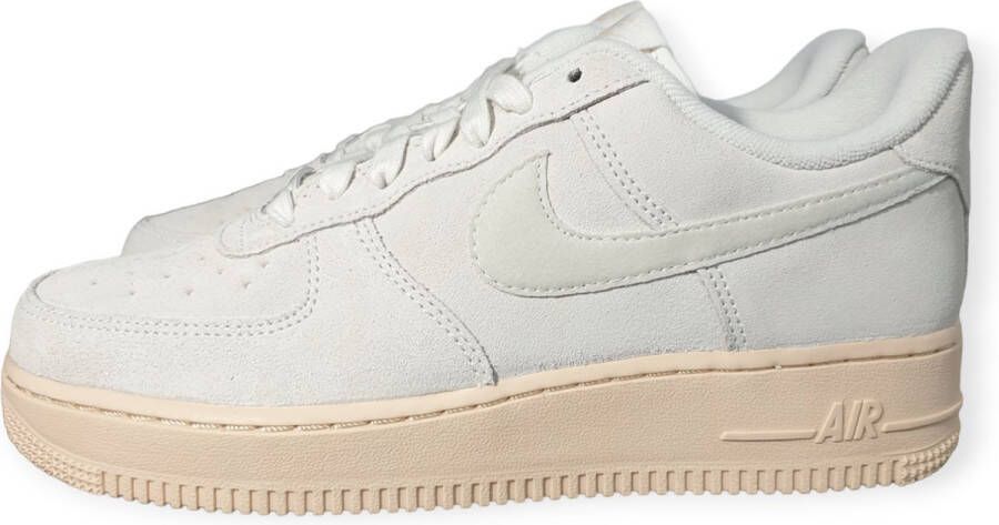 Nike Air Force 1 Low Winter Premium Summit White Suede DO6730-100 Sneakers Dames