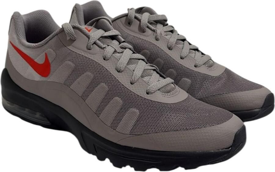 Nike Air Max Invigor Sneakers