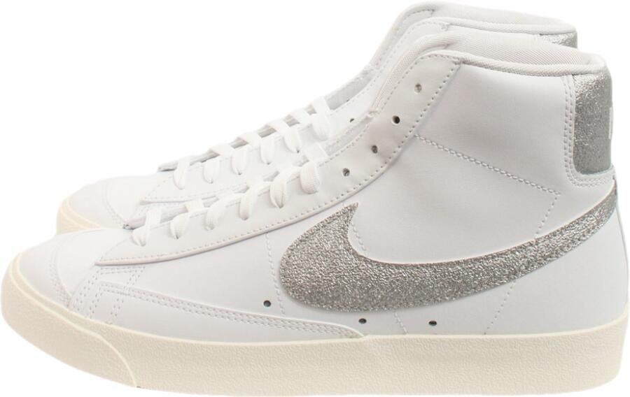Nike Wmns Blazer Mid '77 Basketball Schoenen white metallic silver sail summit white maat: 38 beschikbare maaten:38 36.5