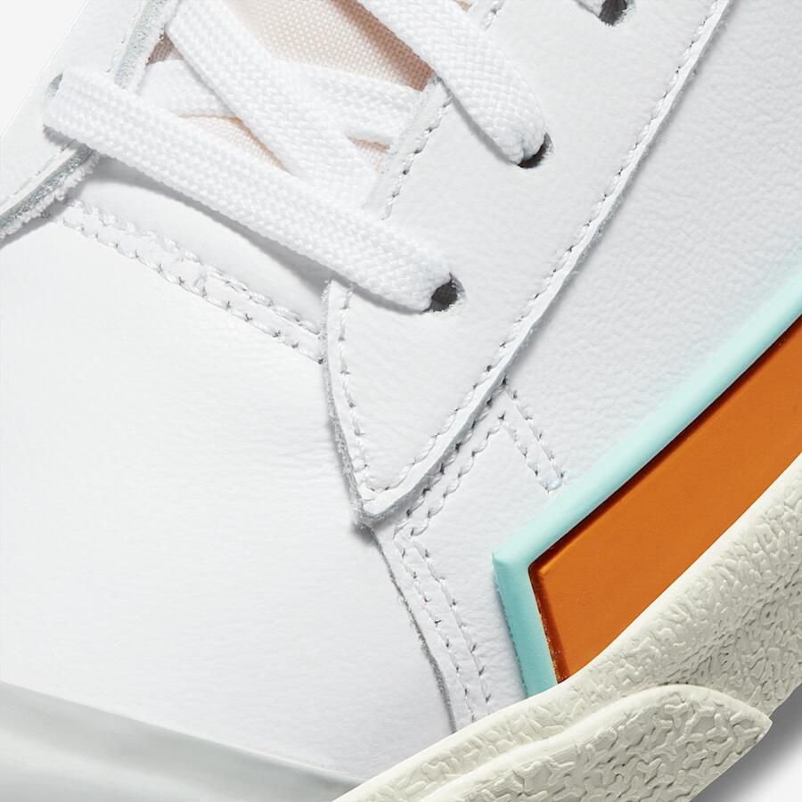 Nike Blazer Mid '77 Infinite White Aurora Green Bright Crimson Kumquat Wit Groen Blazer Lifestyle Heren Sneakers voor Mannen