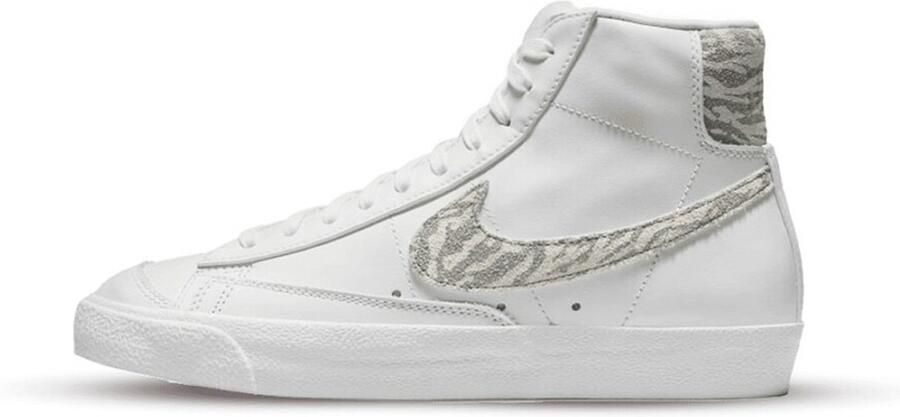 Nike Blazer Mid '77 SE Sneakers Dames Wit - Foto 2