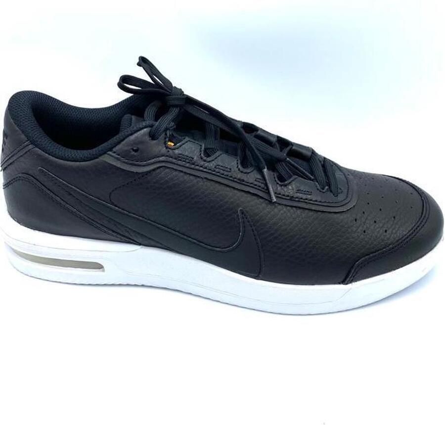 Nike court country
