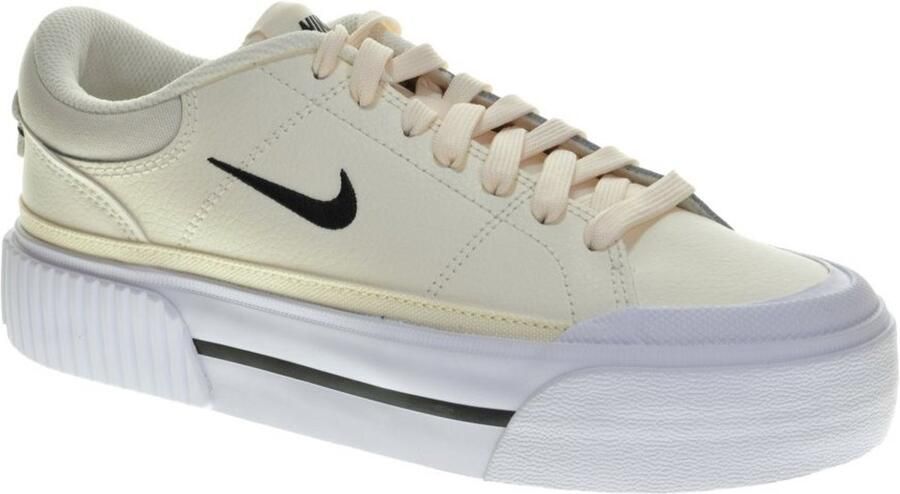 Nike Verhoog je sneaker game met Court Legacy Lift Beige Dames