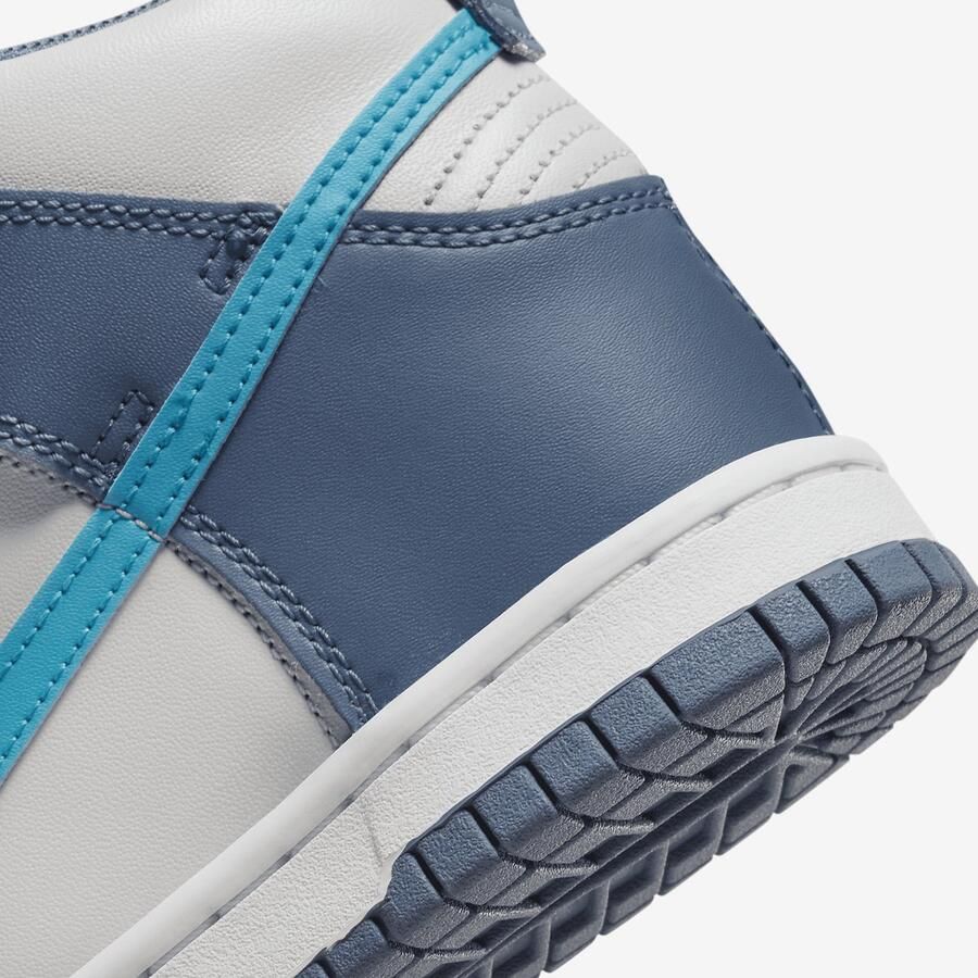 Nike Dunk High Light Bone Diffused Blue Wit Blue Lightning Wit Blauw Dunk Lifestyle Kinder Sneakers voor en