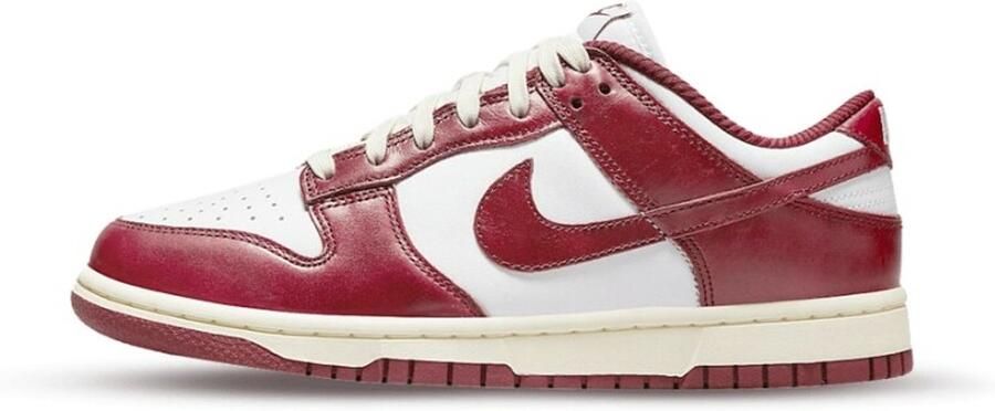 Nike Dunk Low Vintage Team Red