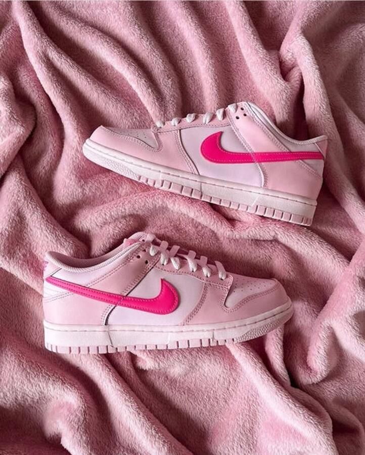Nike Dunk Low Triple Pink (GS)