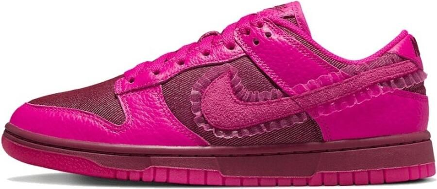 Nike Dunk Low Valentine's Day (2022) (Women's)