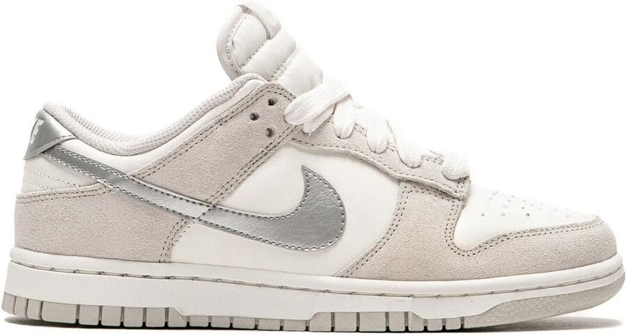 Nike Dunk Low Wmns Light Bone Sneakers Unisex Grijs Wit