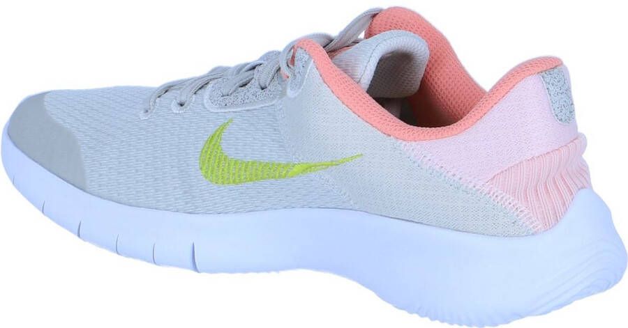 Nike Flex Experience Run 11 Next Nature Hardloopschoenen voor dames(straat) Light Bone Atmosphere Crimson Bliss Atomic Green Dames - Foto 3