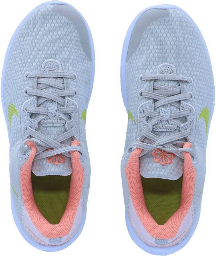 Nike Flex Experience Run 11 Next Nature Hardloopschoenen voor dames(straat) Light Bone Atmosphere Crimson Bliss Atomic Green Dames