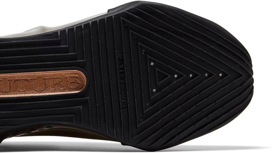 Nike G.T. Future Sneakers Copper Egg (Metallic Red Bronze Black) Bruin Zwart G.T. Basketbal