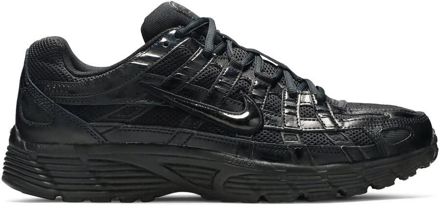 Nike Lage Sneakers Baskets P-6000 textile respirant