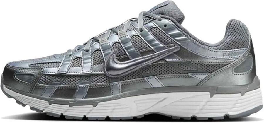 Nike Schoenen P-6000 Premium Metallic Cool Grey White Wolf Grey Cool Grey- Metallic Cool Grey White Wolf Grey Cool Grey