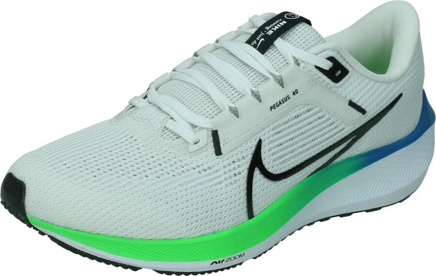 Nike pegas in de kleur wit