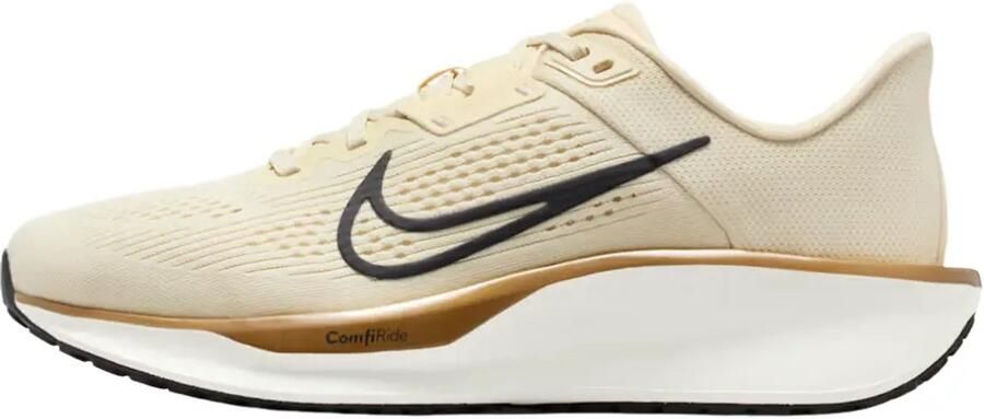 Nike quest 6 in de kleur ecru