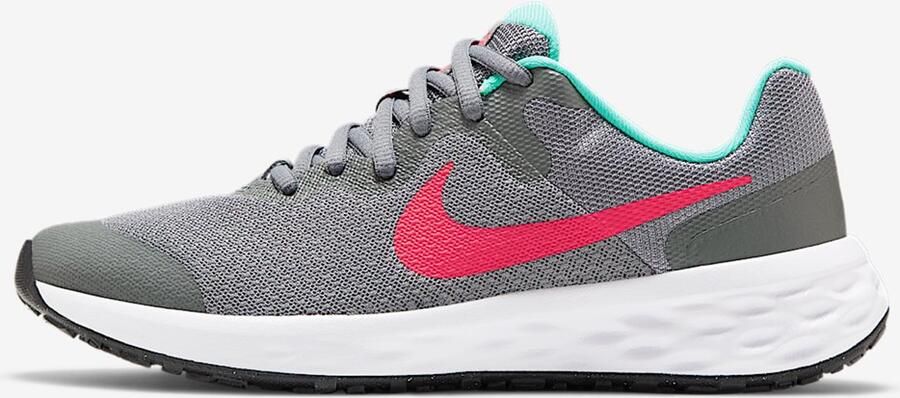 Nike Revolution 6 NN (GS) Hardloopschoenen Smoke Grey Washed Teal Siren Red Grijs Rood Revolution Hardlopen Kinder Hardloopschoenen voor Kids