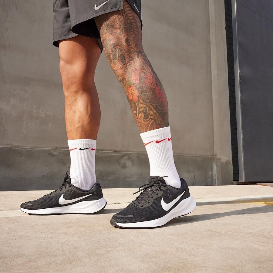 Nike Revolution 7 Hardloopschoenen Zwart Wit Zwart Wit Revolution Hardlopen Heren