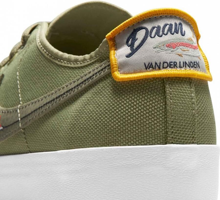Nike SB BLZR Court DVDL Skateschoen Dusty Olive Light Bone Navy Medium Olive Groen Wit SB BLZR Lifestyle Unisex Sneakers Doos zonder deksel