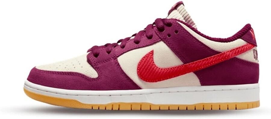 Nike Skate Like a Sneakers