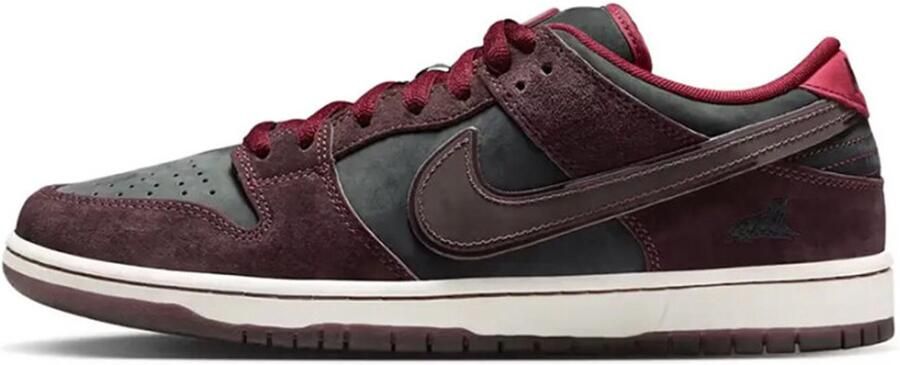 Nike SB Dunk Low Riot Skateshop