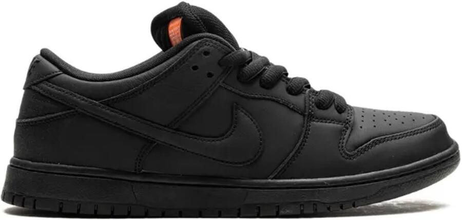 Nike SB Dunk Low Triple Black