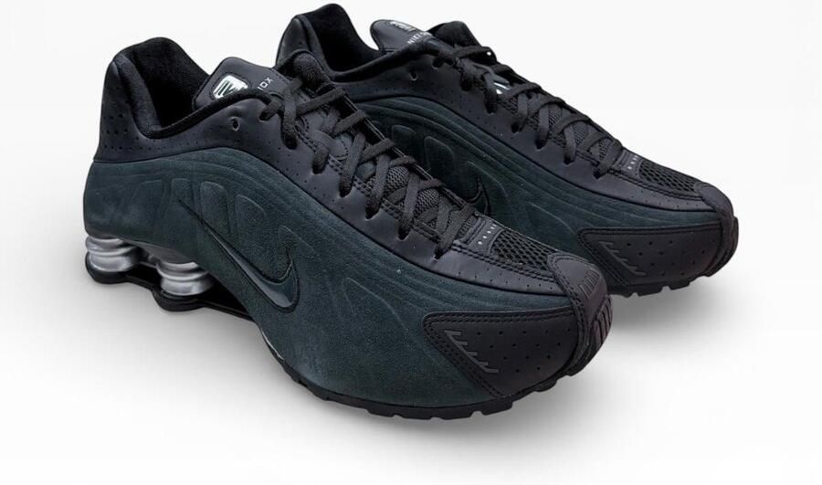 Nike Shox R4 Sneakers Dames Black Seaweed Metallic Silver Suede & Leer