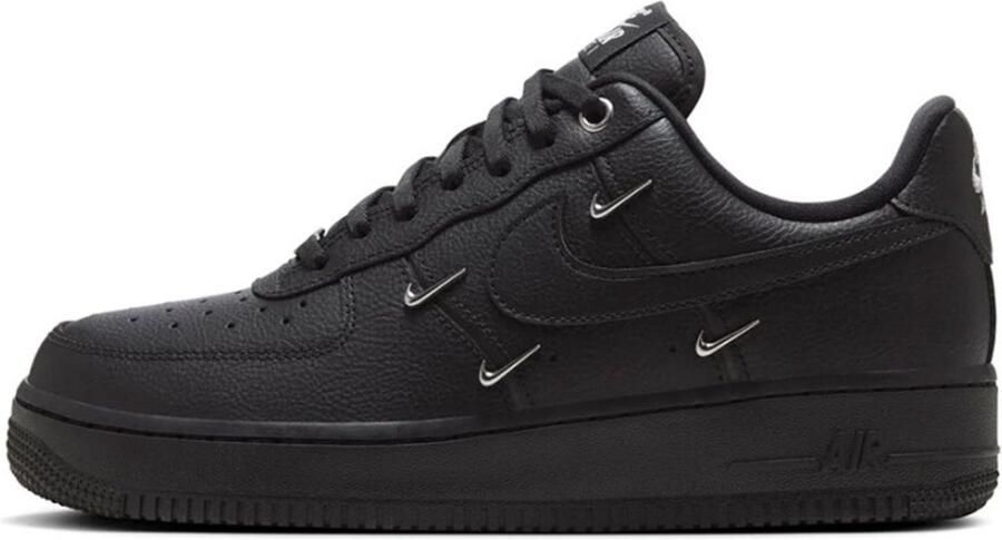 Nike Air Force 1 '07 LX black black black metallic silver Air Force 1 in zwart formaten: 40
