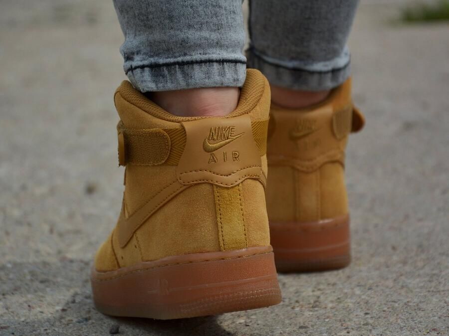 Nike Air Force 1 High Lv8 3 (gs) Basketball Schoenen wheat wheat gum light brown maat: 40 beschikbare maaten:36.5 37.5 38.5 39 40 - Foto 5