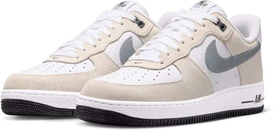 Nike Sportswear Sneakers laag 'AIR FORCE 1 '07 LV8' beige saffier wit