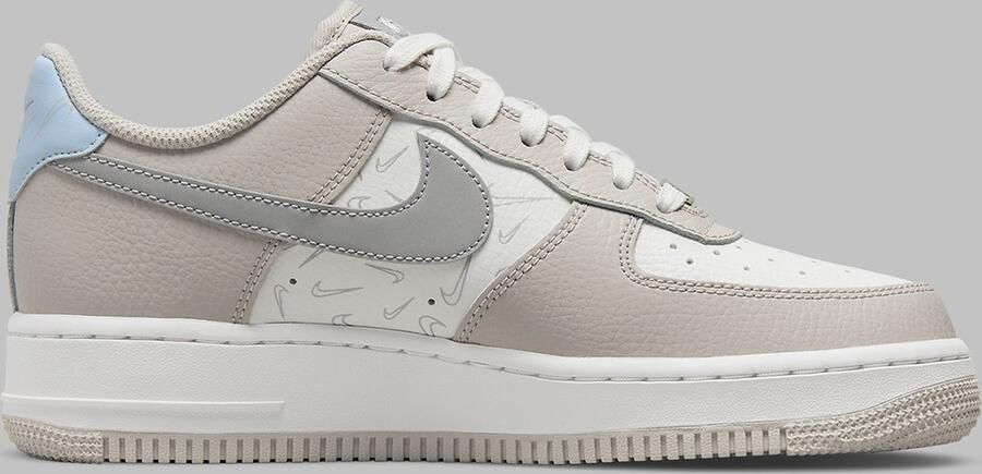 Nike Air Force 1 '07 Platinum Mini Swoosh Sneakers - Foto 2