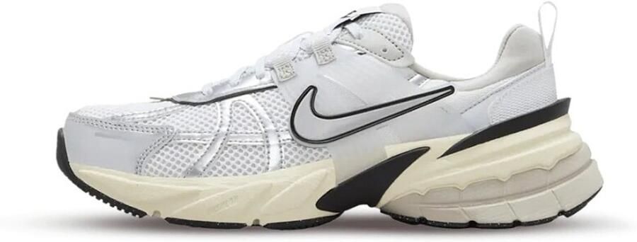 Nike Schoenen V2K Run Summit White Pure Platinum Light Iron Ore Metallic Silver- Dames Summit White Pure Platinum Light Iron Ore Metallic Silver
