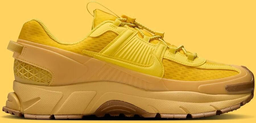 Nike Sneakers Zoom Vomero 5 Roam Lightening