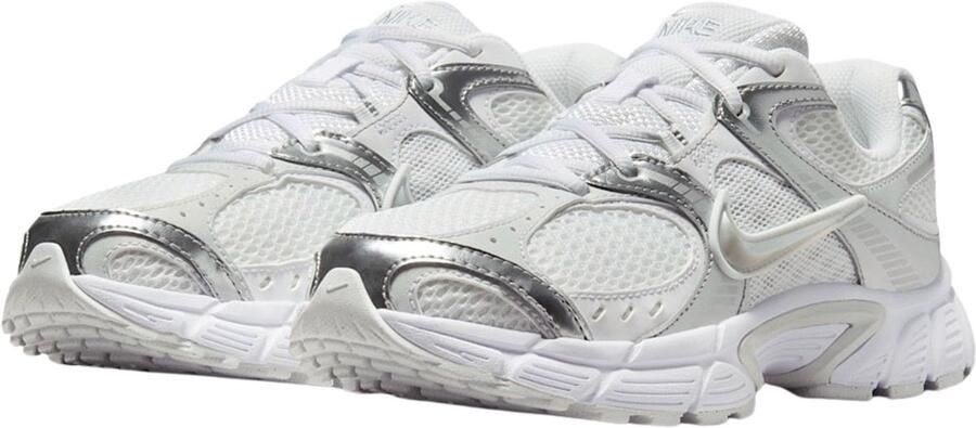 Nike Damesschoenen met reflecterende accenten V5 RNR Wit- Dames Wit