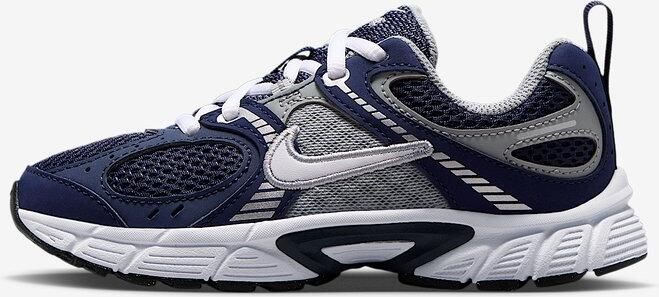 Nike V5 RNR Thunder Blue Light Smoke Grey Metallic Silver White Blauw Grijs V-Series Lifestyle Kinder Sneakers voor en